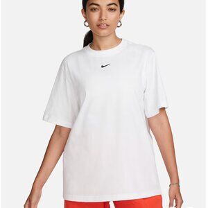 Nike Sportswear Essential Loose Fit Medium White